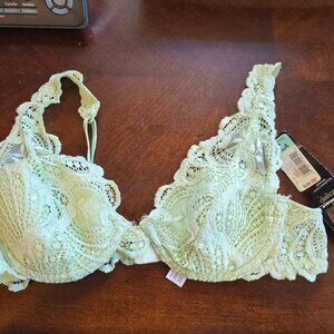 JC Penney Delicates Pastel Green 36A Lace Collection Underwire Bra Lined NEW NWT